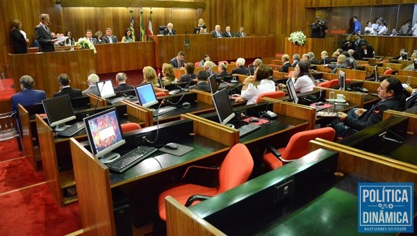 Assembleia Legislativa do Estado ajudou governo a aumentar impostos (Foto:JailsonSoares/PoliticaDinamica.com)