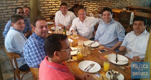 Vereadores reunidos em churrascaria da capital (Foto: Reprodução/Facebook)
