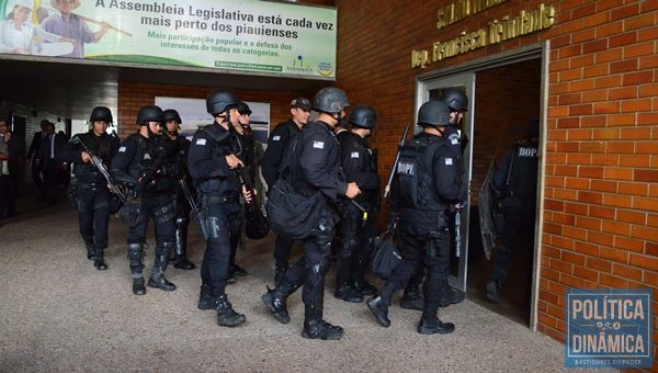 Tropa de Choque chega para garantir a segurança dos deputados (Foto:Jailson Soares/PoliticaDinamica.com)