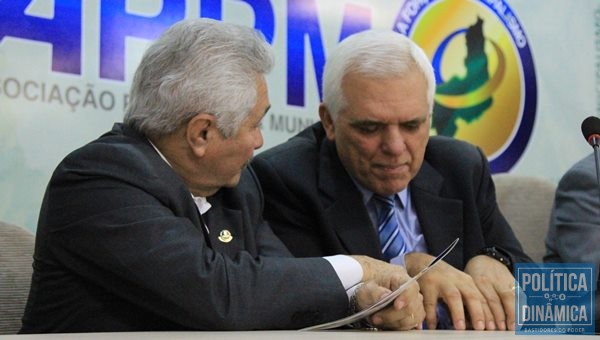 Senador Elmano Ferrer estaria esperando uma definição do PMDB sobre 2018 (Foto:Jailson Soares/PoliticaDinamica.com)