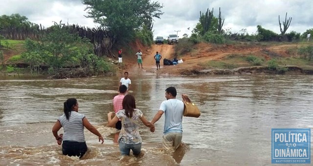 Enchentes de 2016 deixaram cidade isolada (Foto: Divulgação/Prefeitura de Dom Inocêncio)