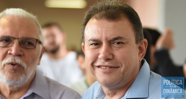 Professor busca o apoio de lideranças do PT (Foto: Jailson Soares/PoliticaDinamica.com)