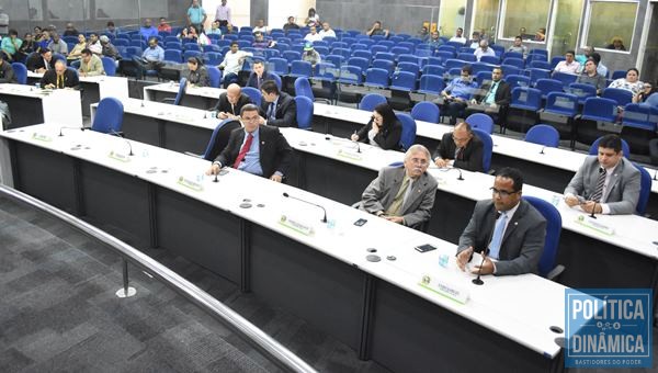 Vereadores tem ajuda de padrinhos políticos para serem eleitos (Foto:Jailson Soares/PoliticaDianamica.com)