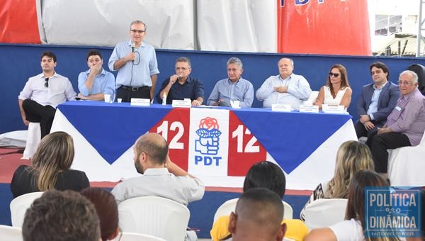 Prefeito Firmino Filho compareceu ao evento do PDT e falou sobre a Agespisa (Foto:Jailson Sousa/PoliticaDinamica.com)