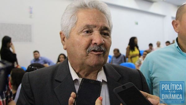 Senador Elmano cobra a conclusão da obra da rodovia Transcerrado (Foto:Jailson Soares/PoliticaDinamica.com)