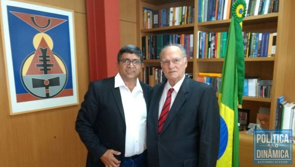 Na foto, Celso Henrique aparece ao lado do presidente nacional do PPS, Roberto Freire (Foto:Ascom)