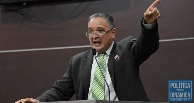 Vereador condenou ausência do secretário (Foto: Jailson Soares/PoliticaDinamica.com)