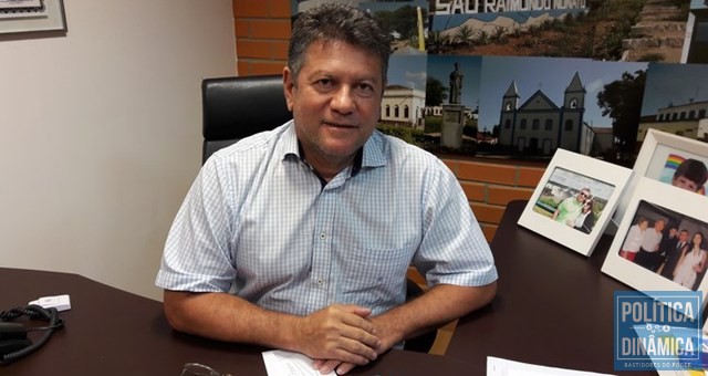 Ex-prefeito Avelar falou em "compaixão" ao ler a carta (Foto: Divulgação/Assessoria)