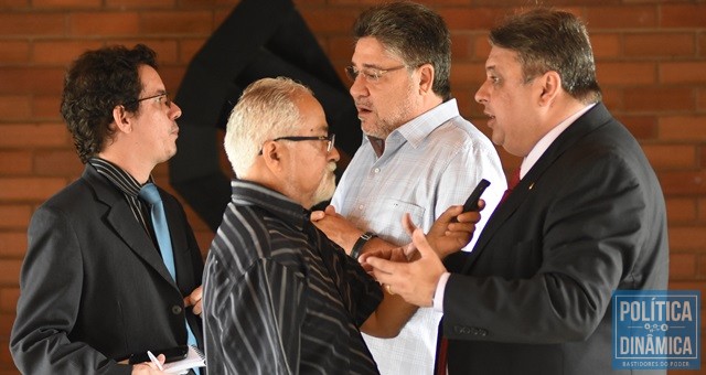 Deputados dão explicações à imprensa (Foto: Jailson Saores/PoliticaDinamica.com)