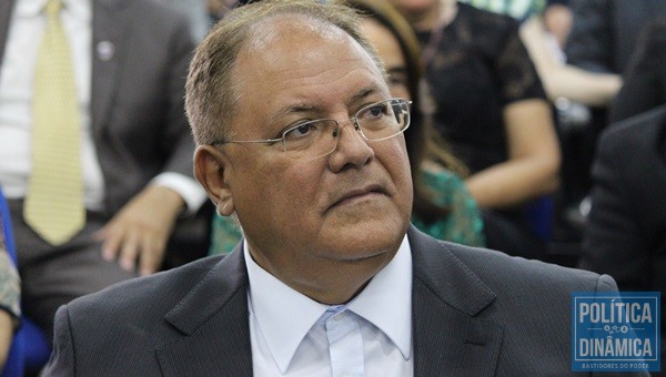 Secretário de Firmino Filho é acusado de ter acumulado cargos ilegalmente (Foto:JailsonSoares/PoliticaDinamica.com)