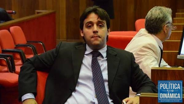 O deputado estadual Flávio Júnior (PDT) deve concorrer a reeleição de deputado estadual.  Ele é secretário de Turismo de Wellington Dias,  cargo que já foi de seu pai,  Flávio Nogueira. 