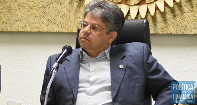 Neiva lamenta consequências do agravamento da “crise ética, política e financeira” (Foto: Jailson Soares | PoliticaDinamica.com)