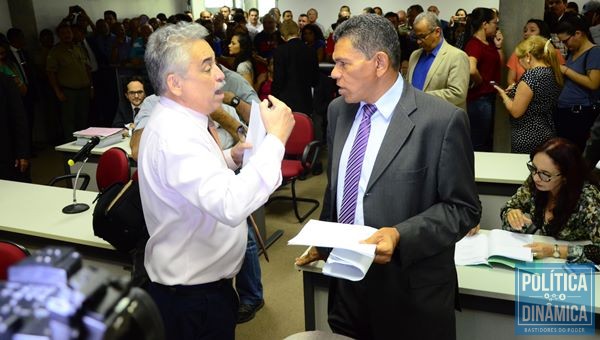 João de Deus e Robert Rios divergem sobre comando de comissão (Foto:JailsonSoares/PoliticaDinamica.com)