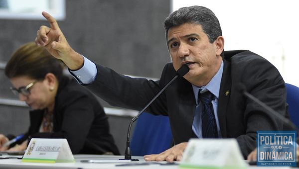 Caio Bucar tem reagido às críticas do vereadores contra Wellington Dias (Foto:JailsonSoares/PoliticaDinamica.com)