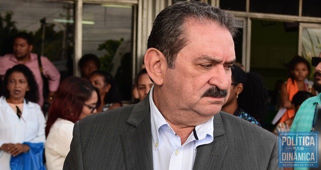 O médico Francisco Macedo, ex-prefeito de Bocaina, assumiu direção da maternidade Evangelina Rosa em abril (Foto: Jailson Soares/PoliticaDinamica.com)