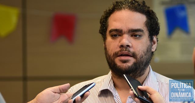 O secretário Erick Amorim em entrevista ao Política Dinâmica (Foto: Jailson Soares/PoliticaDinamica.com)
