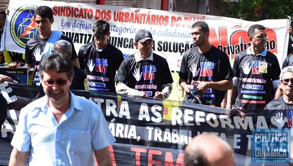 Trabalhadores da Agespisa participaram da manifestação (Foto:JailsonSoares/POliticaDinamica.com)