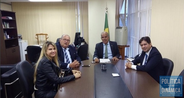 O secretário Samuel Silveira em reunião em Brasília (Foto: Reprodução/Instagram)