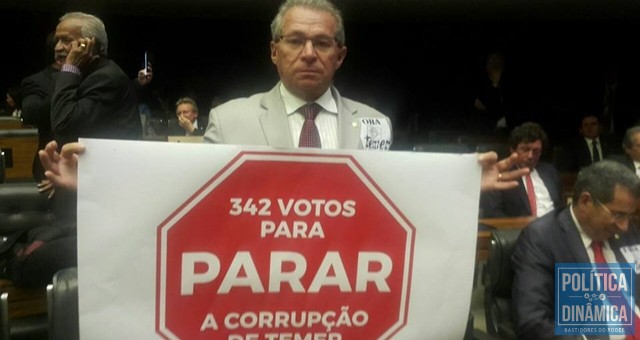 Assis Carvalho se juntou à oposição e votou contra o presidente Temer (Foto: Jailson Soares/PoliticaDinamica.com)