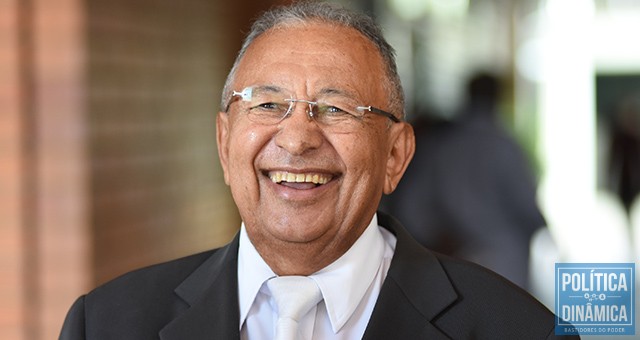 Esse sorriso largo do Dr. Pessoa pode fazer a tristeza tomar conta do rosto do atual governador Wellington Dias (foto: Jailson Soares | PoliticaDinâmica.com)