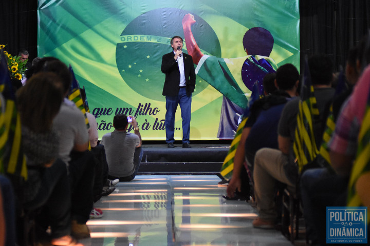 Na foto de 2018, Bolsonaro aparece sozinho no Piauí; em 2022, teve praticamente o mesmo resultado na urnas do estado (foto: Jailson Soares | PD) 