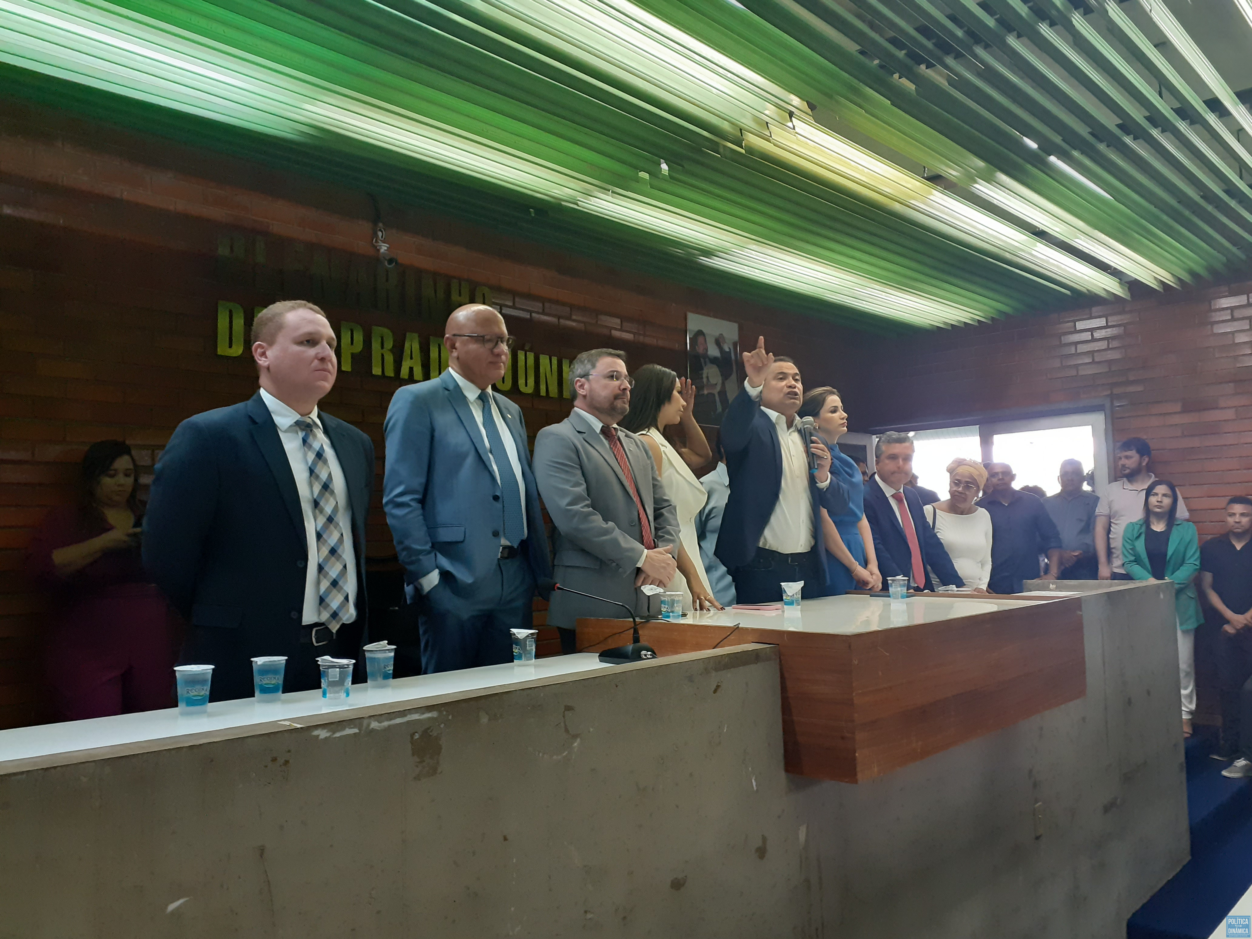 Evaldo Gomes (com o microfone na mão) anunciou nesta quarta-feira, 11, a adesão do Solidariedade ao projeto de Fábio Novo (foto: Wanderson Camêlo | PD)