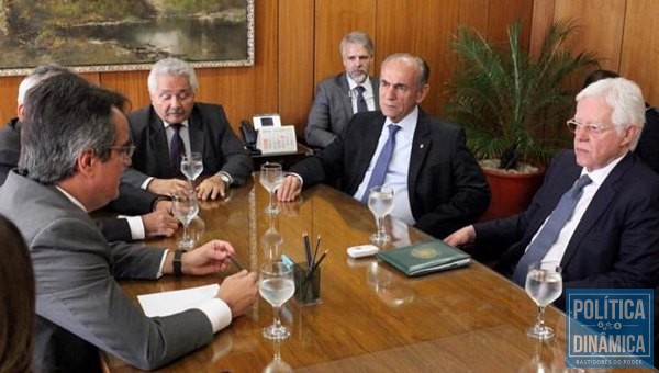 Parlamentares do Piauí reunidos com ministro Moreira Franco (Foto:Ascom)