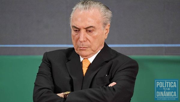 Temer negocia com os deputados para evitar denúncia (Foto:DIOGO BERCITO/O Globo)