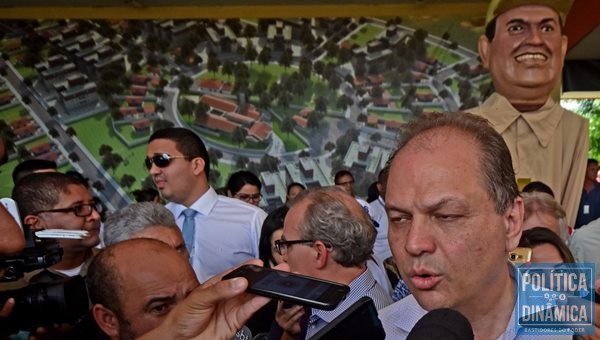 Ministro anunciou recursos para Teresina e entregou ambulância para municípios (Foto:JailsonSoares/PoliticaDinamica.com)