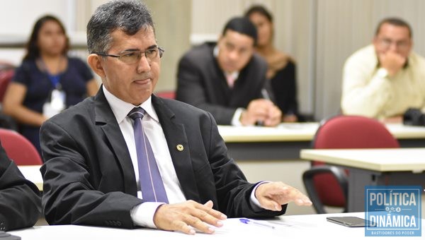 Deputado Aluísio Martins defendeu proposta do governo e pediu vista (Foto:JailsonSoares/PoliticaDinamica.com)