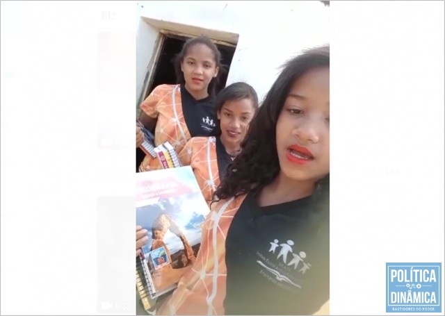 Três estudantes publicaram vídeo cobrando transporte escolar no interior do Piauí. Após repercussão, governo tomou providência (Foto: Reprodução/WhatsApp)