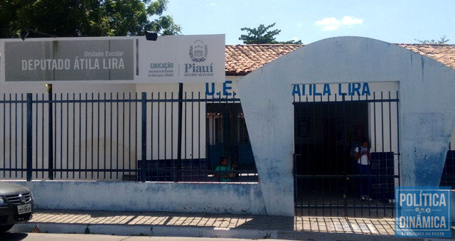 Escola estadual tem o nome do deputado Átila Lira (Foto: Reprodução/Internet)