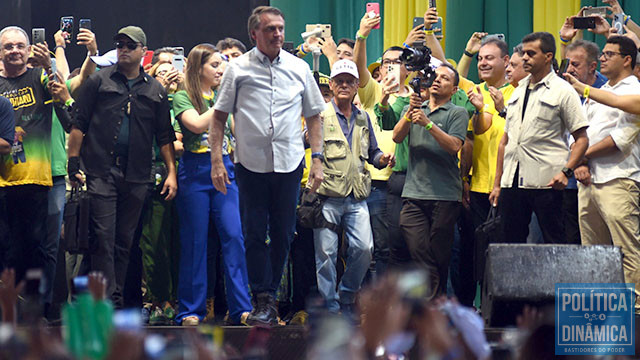 Bolsonaro no primeiro ato de campanha que realiza em Teresina nesta eleição de 2022 (foto: Jailson Soares/ PD)