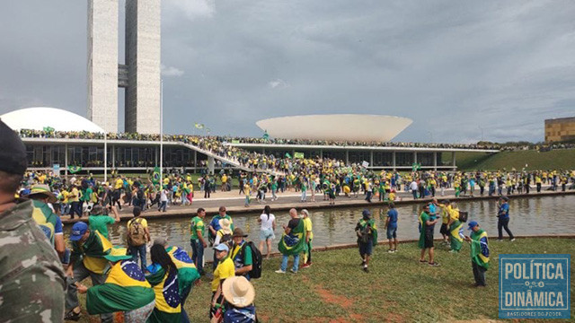 Manifestantes enfrentaram a polícia para chegar até o Congresso (foto: redes sociais)