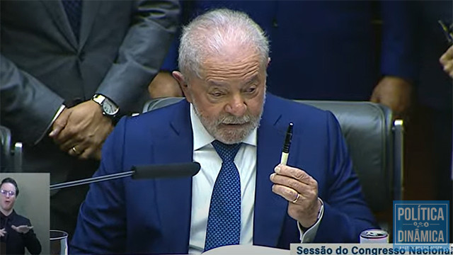 Antes do discurso de posse, Lula fala sobre história de caneta que ganhou em 1989 durante discurso realizado no Piauí (foto: reprodução Agência Senado)