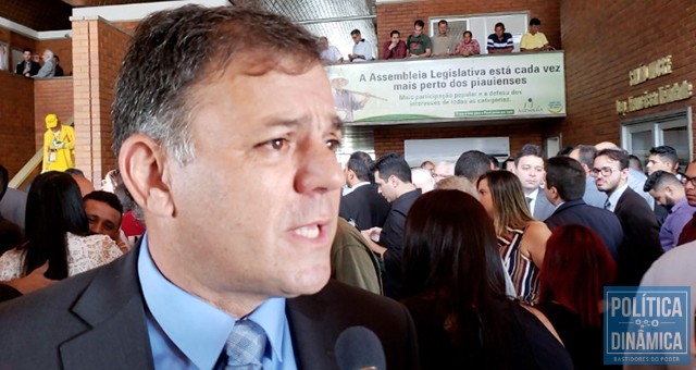 Defensor de que se acompanhe mudanças de leis bem de perto -- o que de fato é trabalho dos deputados -- Carlos Augusto preferiu não comentar o retorno do deputado federal Fábio Abreu para a SSP (foto: Marcos Melo | politicaDinamica.com)