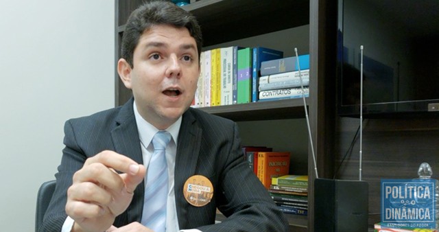 A Ordem tem que ser independente e Carlos Henrique afirma que é capaz de devolver a OAB-PI aos advogados e à sociedade (foto: Marcos Melo | PoliticaDinamica.com)