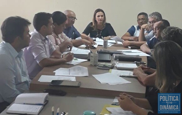 Prefeita Carmelita se reuniu com gestores (Foto: Divulgação/Assessoria)