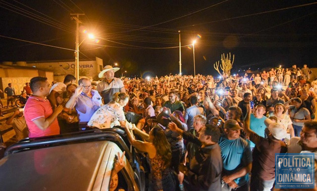 Carmelita Castro foi recebida por centenas de apoiadores (Foto: Divulgação/Assessoria)