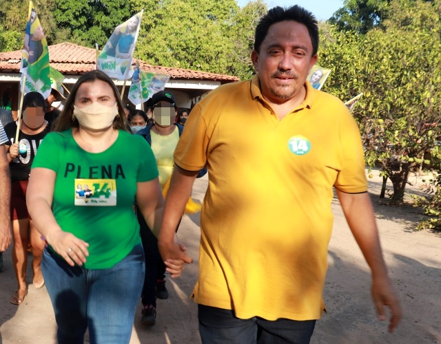 O prefeito Walter Alencar e a esposa Kelly (Foto: Reprodução/Facebook)