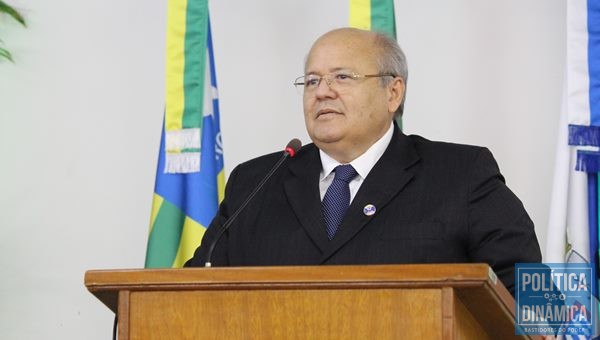Charles da Silveira é acusado de dificultar a relação com os vereadores (Foto:JailsonSoares/PoliticaDinamica.com)
