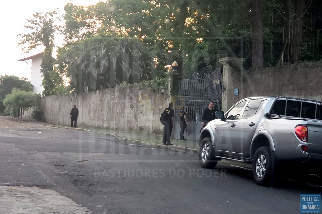 PF cumpre mandados de busca e apreensão em endereços do senador Ciro Nogueira em Teresina (foto: Jailson Soares | politicaDInamica.com)