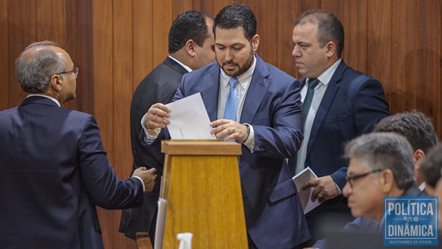 Apesar da votação ser secreta, todos os deputados foram fieis aos acordos firmados entre eles e não houveram surpresas (foto: Alepi)