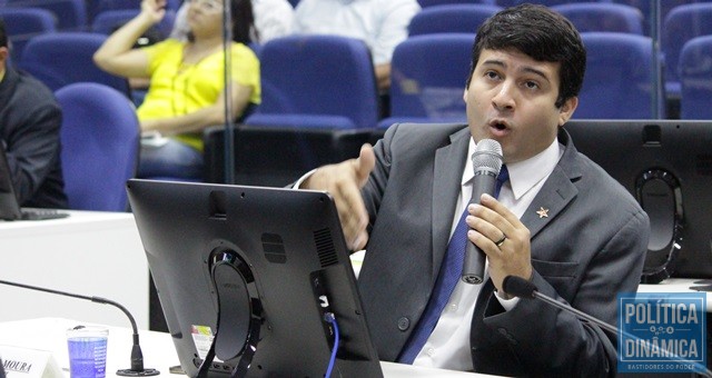 Vereador Deolindo saiu em defesa do governo (Foto: Jailson Soares/PoliticaDinamica.com)