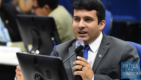 Vereador do PT teve resposta ao criticar criação de cargos na prefeitura de Teresina (Foto: Jailson Soares/PoliticaDinamica.com)