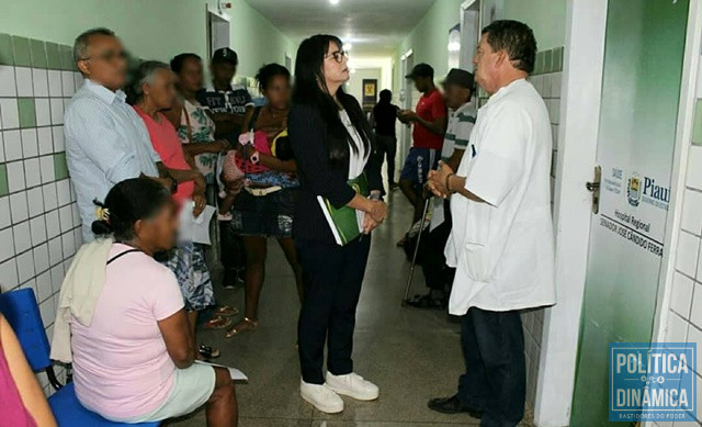 Deputada voltou a visitar hospital regional em São Raimundo (Foto: Reprodução/Facebook)