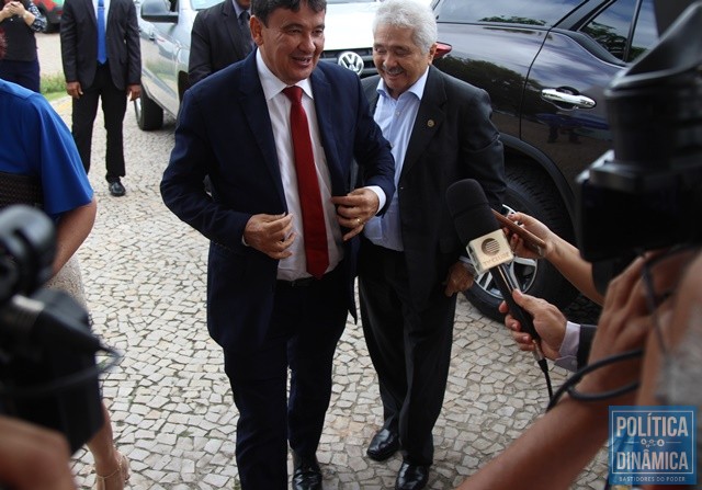 Ex-aliados chegaram no mesmo carro (Foto: Jailson Soares/PoliticaDinamica.com)