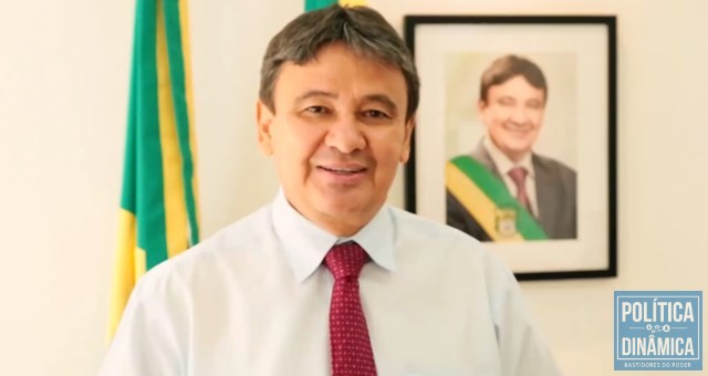 Governador desejou 2018 melhor para todos (Foto: Reprodução/PáginaOficial/Facebook)