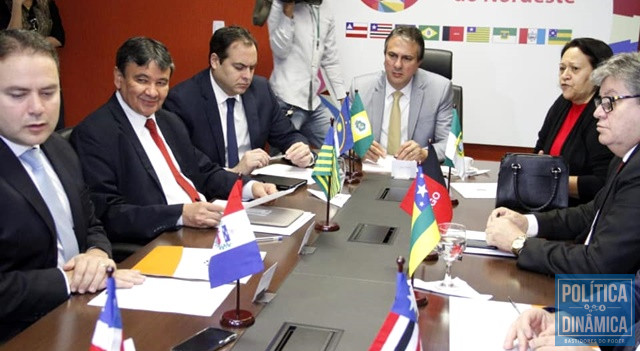 Governadores nordestinos reunidos em Brasília (Foto: André Oliveira)