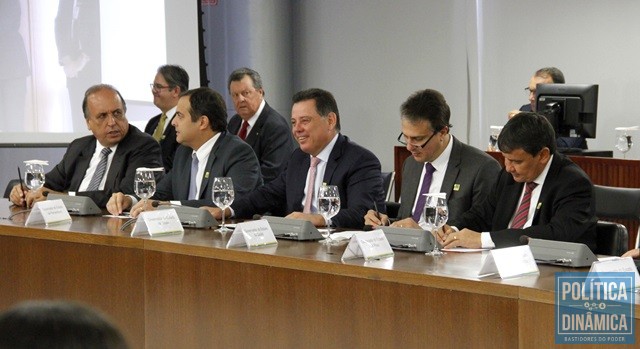 Encontro discutiu caos na segurança do país (Foto: Divulgação/Governo do Estado)